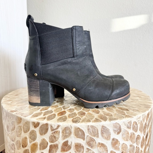 Sorel Black Addington Leather Suede Chelsea Ankle Boots size 6.5 - Picture 1 of 14